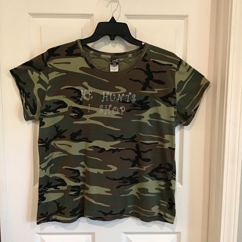 Camouflage He Hunts I Shop rhinestone T-Shirt, Size XL